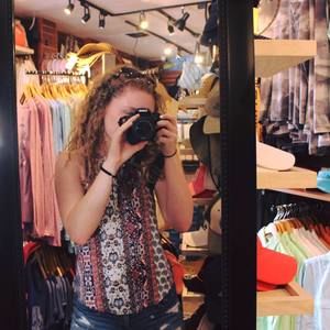 Meet your Posher, Olivia